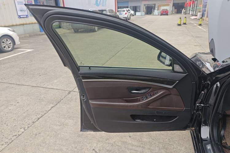 Used BMW 5 Series 2014 525Li Luxury Design Package Left Front Door Interior