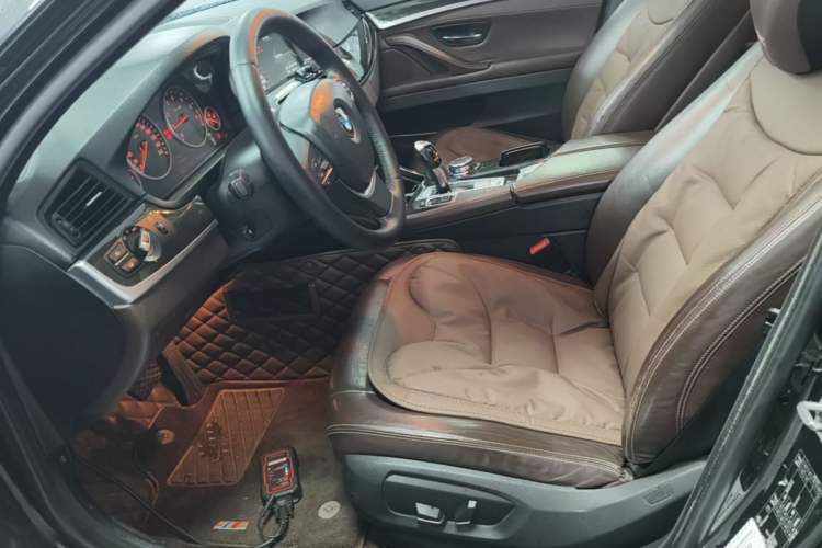 Used BMW 5 Series 2014 525Li Luxury Design Package Left Front Seat