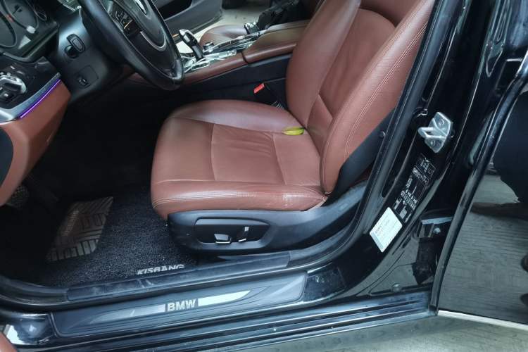 Used BMW 5 Series 2014 520i Elegant Edition Left Front Seat