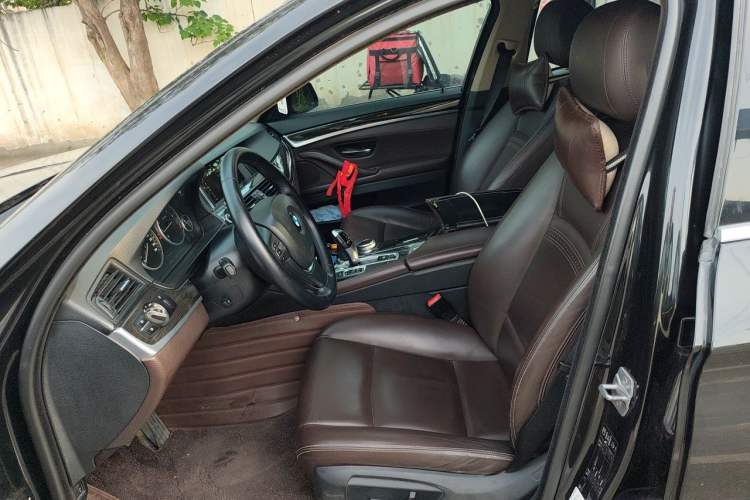 Used BMW 5 Series 2014 525Li Luxury Design Package Left Front Seat