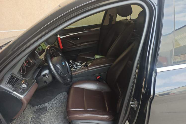 Used BMW 5 Series 2014 525Li Luxury Design Package Left Front Seat
