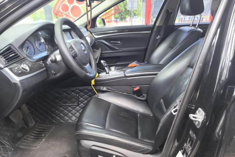 Used BMW 5 Series 2014 525Li Luxury Design Package Left Front Seat