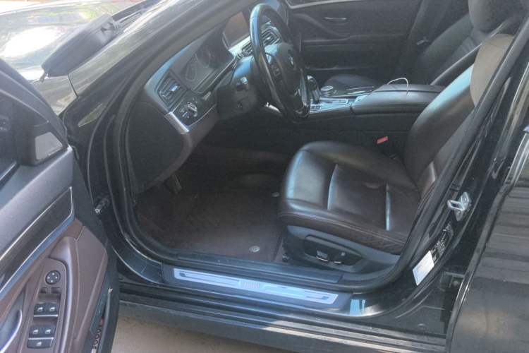 Used BMW 5 Series 2014 525Li Luxury Design Package Left Front Seat