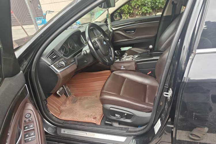 Used BMW 5 Series 2014 525Li Luxury Design Package Left Front Seat