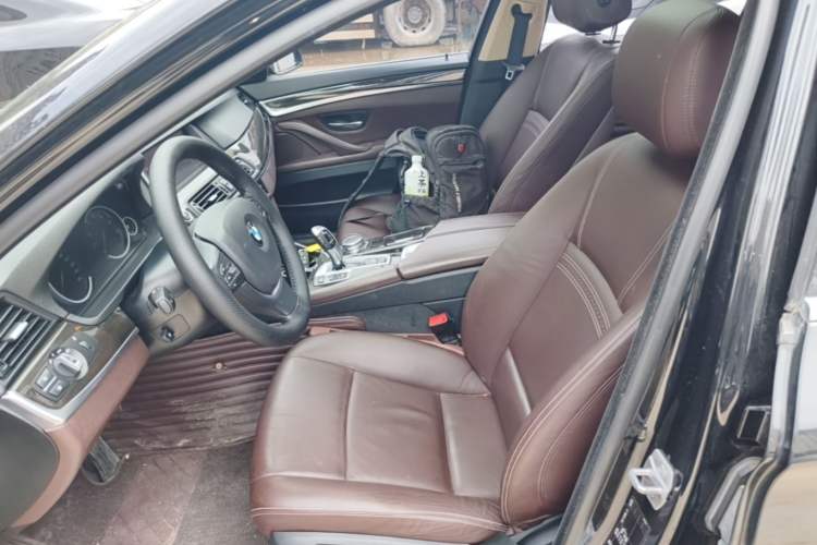 Used BMW 5 Series 2014 525Li Luxury Design Package Left Front Seat