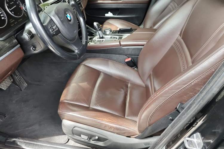 Used BMW 5 Series 2014 525Li Luxury Design Package Left Front Seat