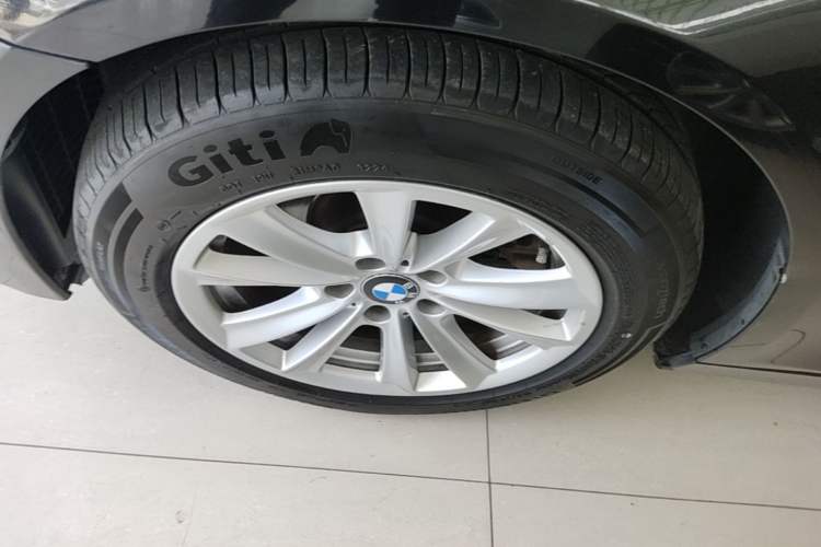 Used BMW 5 Series 2014 520Li Elegant Model Left Front Wheel Hub