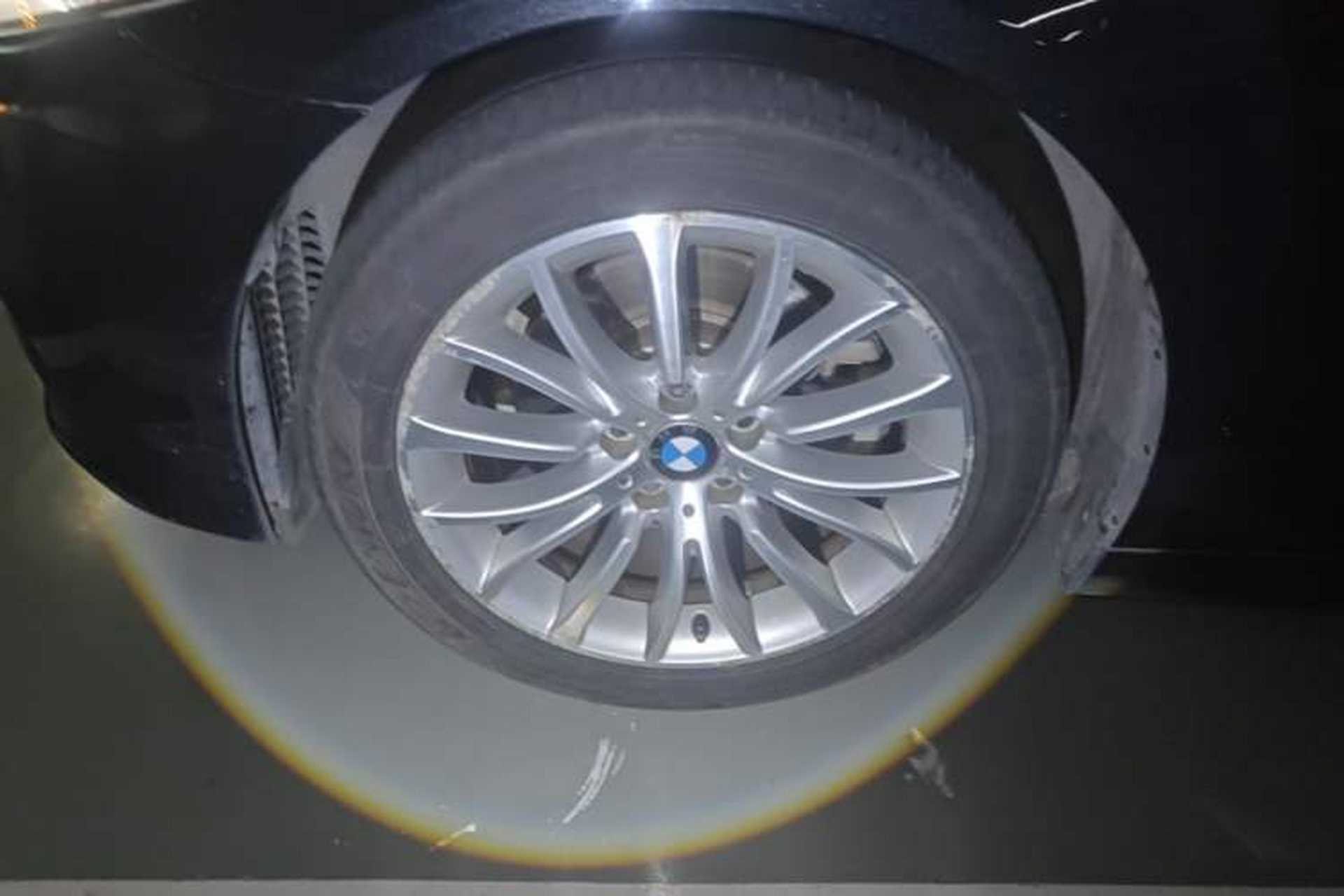 Used BMW 5 Series 2014 525Li Luxury Design Package Left Front Wheel Hub