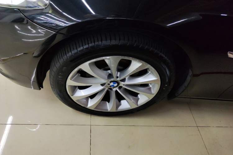Used BMW 5 Series 2014 528Li Leading Model Left Front Wheel Hub