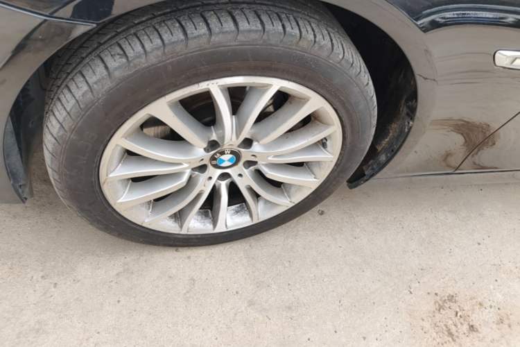 Used BMW 5 Series 2014 525Li Luxury Design Package Left Front Wheel Hub