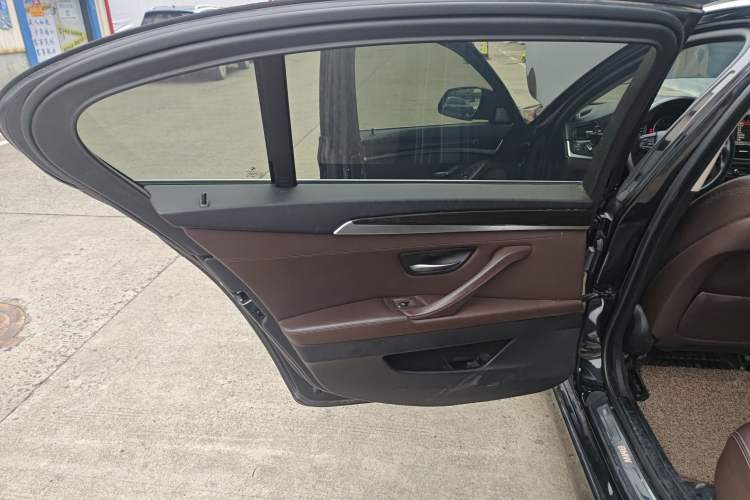 Used BMW 5 Series 2014 525Li Luxury Design Package Left Rear Door Interior