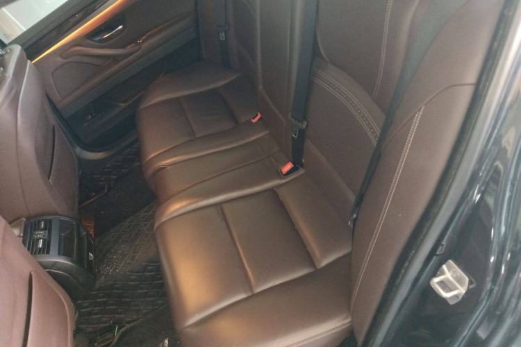 Used BMW 5 Series 2014 525Li Luxury Design Package Left Rear Seat