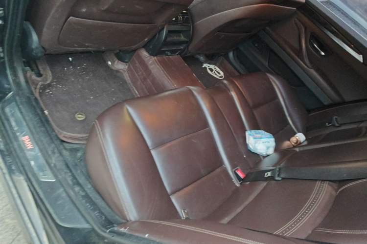 Used BMW 5 Series 2014 525Li Luxury Design Package Left Rear Seat