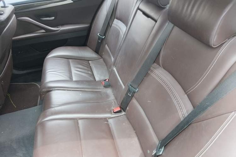Used BMW 5 Series 2014 525Li Luxury Design Package Left Rear Seat