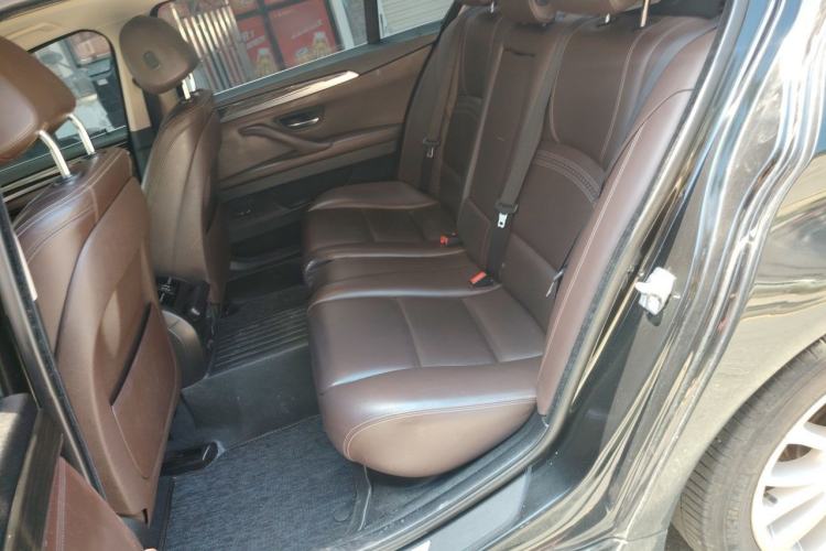 Used BMW 5 Series 2014 525Li Luxury Design Package Left Rear Seat