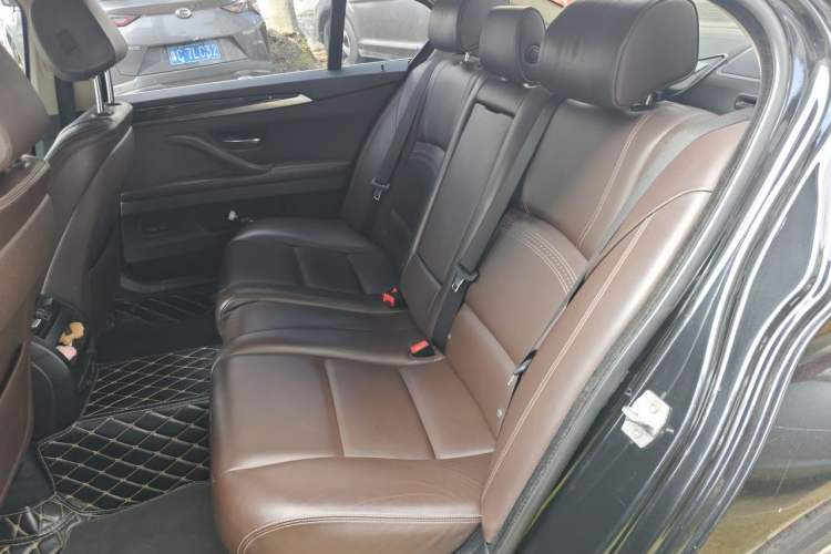 Used BMW 5 Series 2014 535Li Luxury Design Package Left Rear Seat