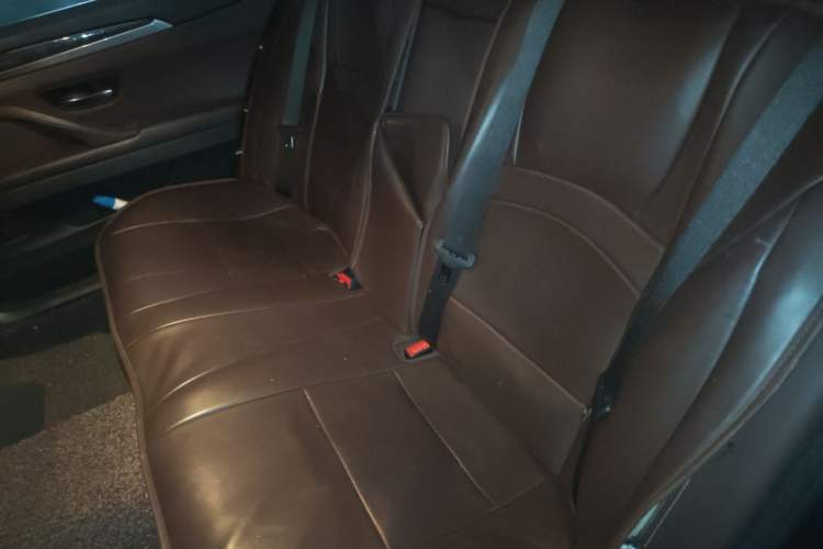 Used BMW 5 Series 2014 525Li Luxury Design Package Left Rear Seat