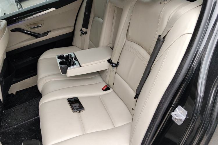 Used BMW 5 Series 2014 525Li Luxury Design Package Left Rear Seat