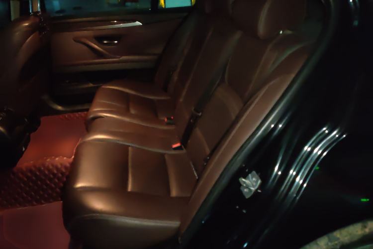 Used BMW 5 Series 2014 525Li Luxury Design Package Left Rear Seat