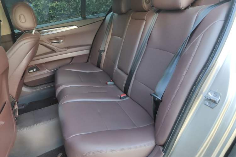 Used BMW 5 Series 2014 525Li Luxury Design Package Left Rear Seat
