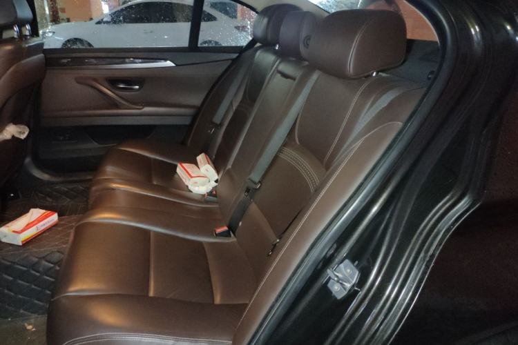 Used BMW 5 Series 2014 525Li Luxury Design Package Left Rear Seat