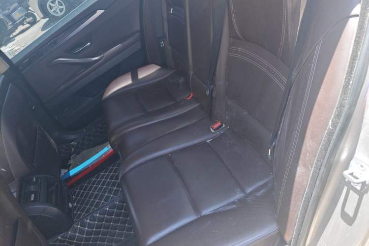 Used BMW 5 Series 2014 525Li Luxury Design Package Left Rear Seat