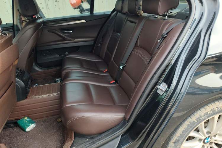 Used BMW 5 Series 2014 525Li Luxury Design Package Left Rear Seat