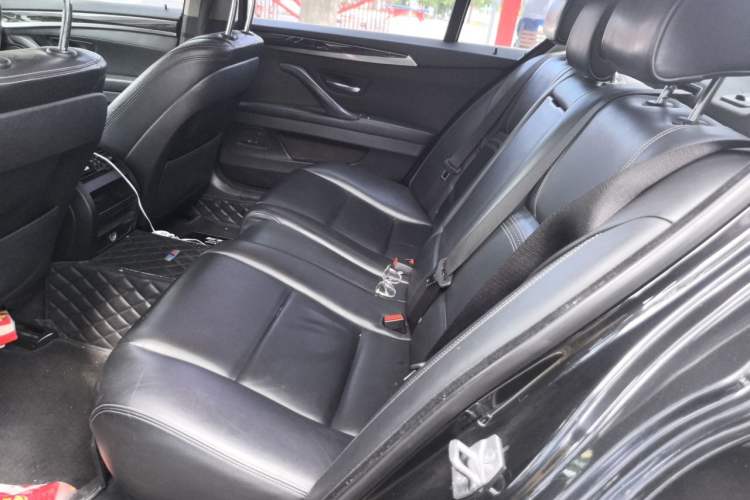 Used BMW 5 Series 2014 525Li Luxury Design Package Left Rear Seat