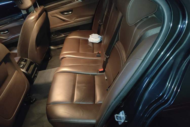 Used BMW 5 Series 2014 525Li Luxury Design Package Left Rear Seat