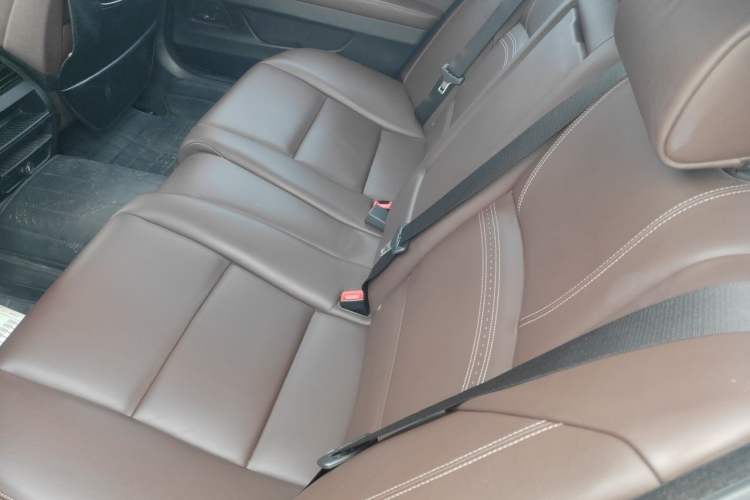 Used BMW 5 Series 2014 525Li Luxury Design Package Left Rear Seat
