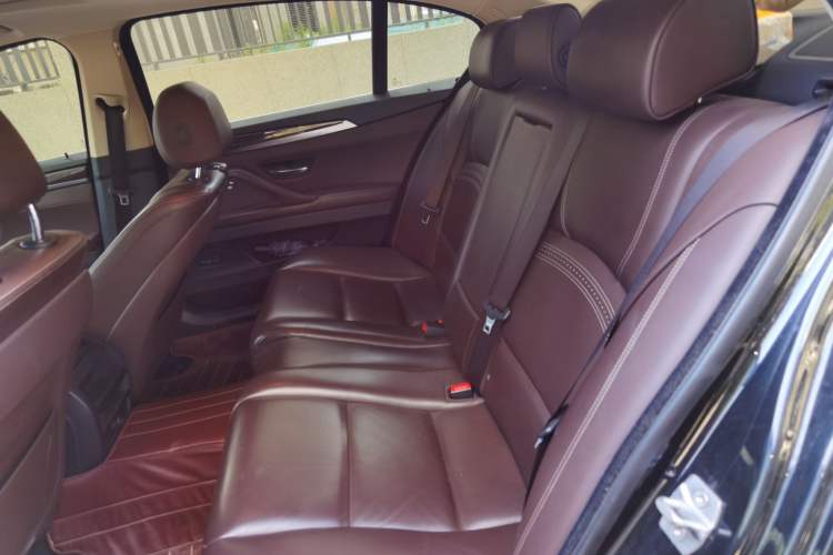 Used BMW 5 Series 2014 525Li Luxury Design Package Left Rear Seat