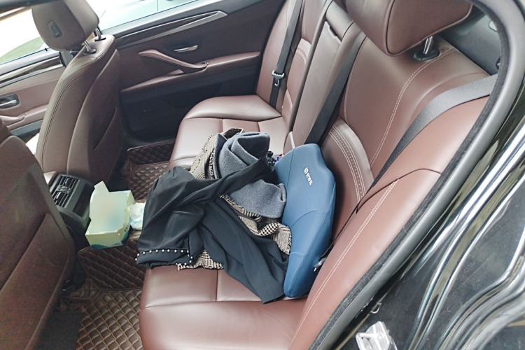 Used BMW 5 Series 2014 525Li Luxury Design Package Left Rear Seat