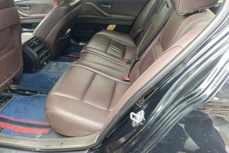 Used BMW 5 Series 2014 525Li Luxury Design Package Left Rear Seat