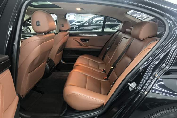 Used BMW 5 Series 2014 525Li Leading Model Left Rear Seat