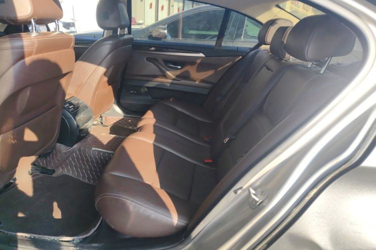 Used BMW 5 Series 2014 525Li Luxury Design Package Left Rear Seat