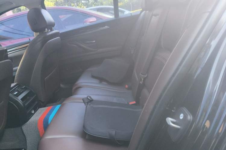 Used BMW 5 Series 2014 525Li Luxury Design Package Left Rear Seat