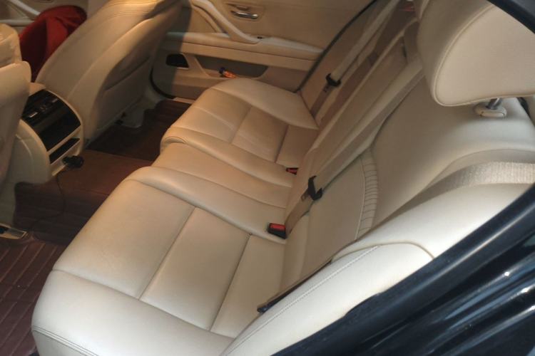 Used BMW 5 Series 2014 525Li Luxury Design Package Left Rear Seat