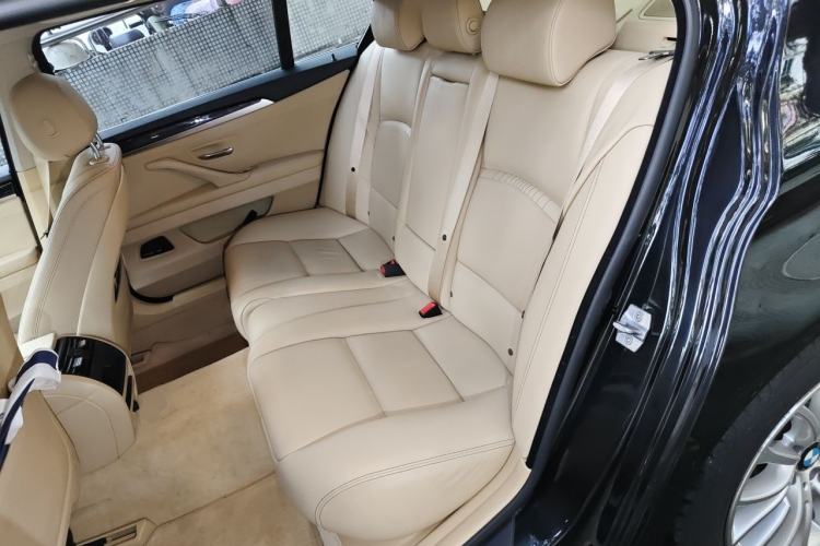 Used BMW 5 Series 2014 525Li Luxury Design Package Left Rear Seat