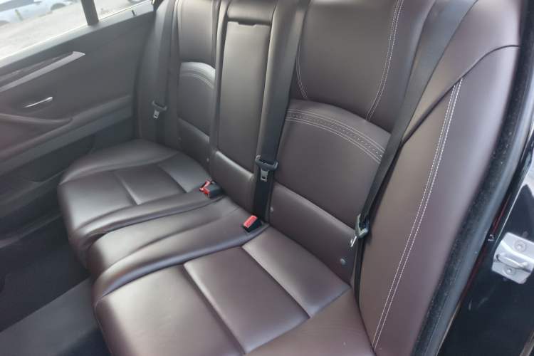 Used BMW 5 Series 2014 525Li Luxury Design Package Left Rear Seat