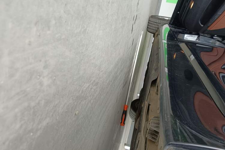 Used BMW 5 Series 2014 520Li Elegant Model Left Side Sill