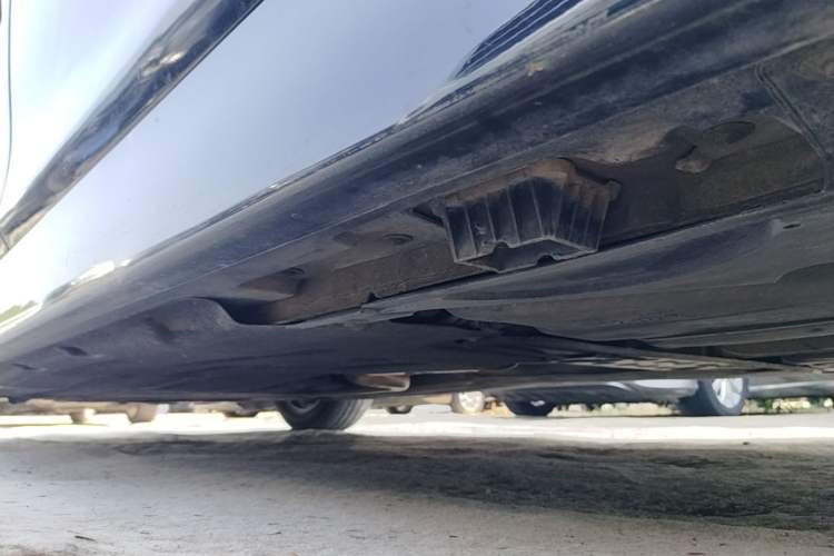 Used BMW 5 Series 2014 525Li Leading Model Left Side Sill