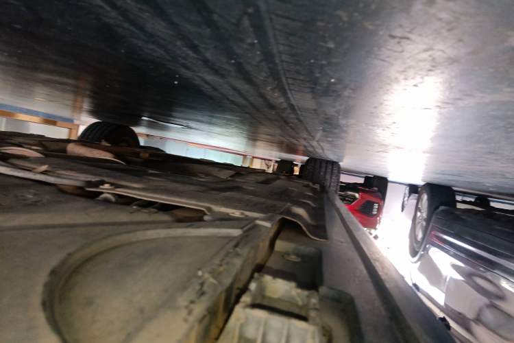 Used BMW 5 Series 2014 525Li Luxury Design Package Left Side Sill