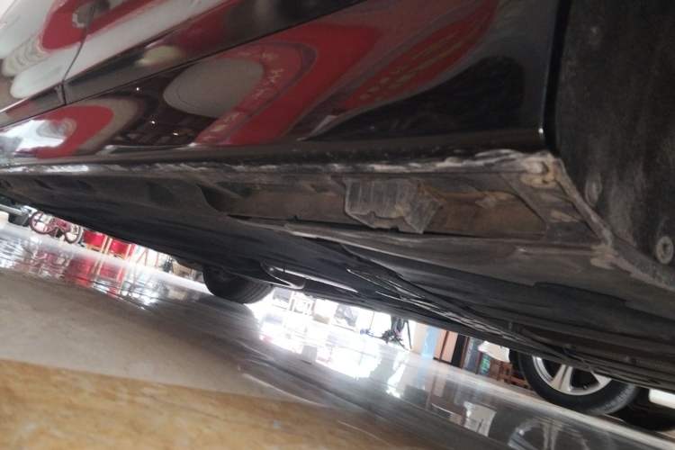 Used BMW 5 Series 2014 525Li Leading Model Left Side Sill