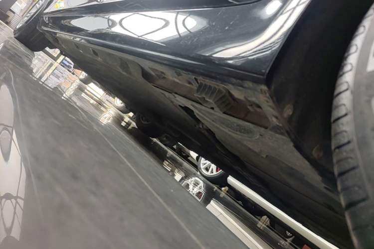 Used BMW 5 Series 2014 525Li Leading Model Left Side Sill
