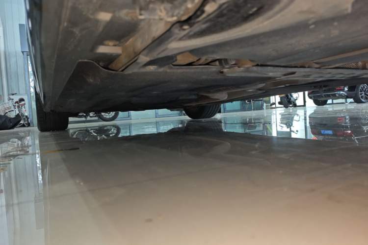 Used BMW 5 Series 2014 525Li Luxury Design Package Left Side Sill