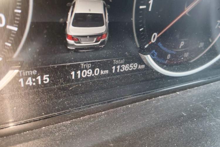 Used BMW 5 Series 2014 525Li Luxury Design Package Odometer Close Up