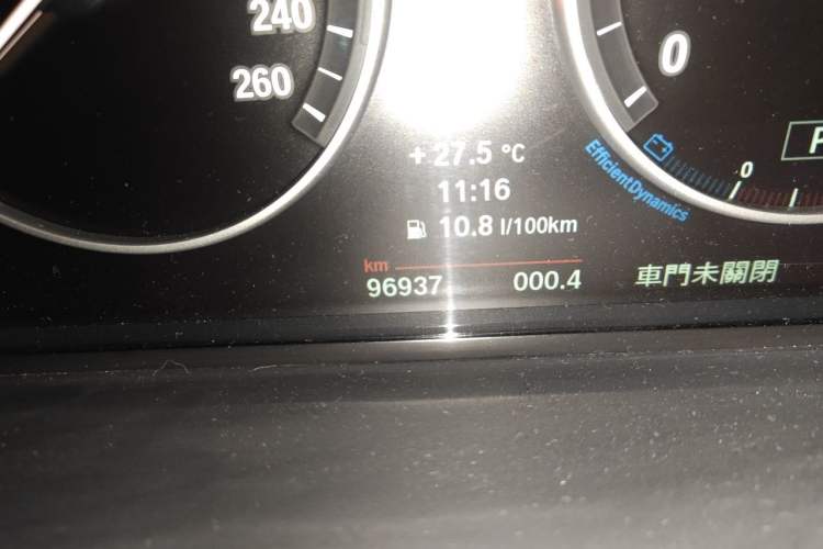 Used BMW 5 Series 2014 520i Elegant Edition Odometer Close Up