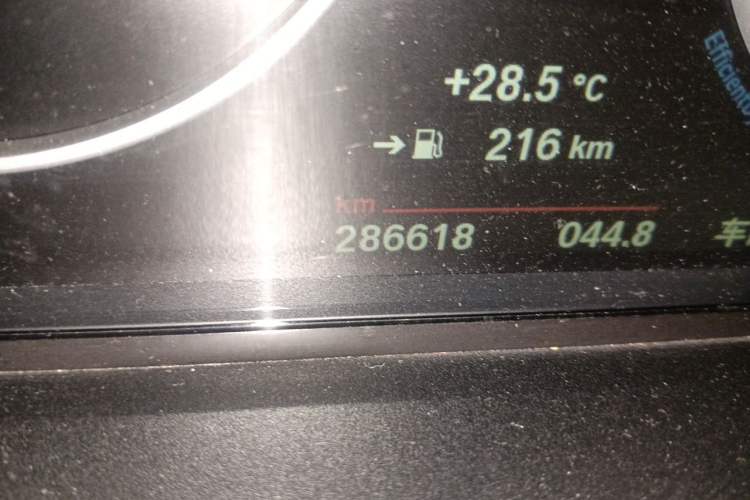 Used BMW 5 Series 2014 525Li Luxury Design Package Odometer Close Up