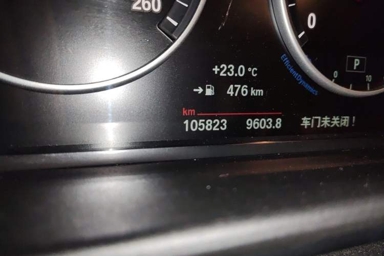 Used BMW 5 Series 2014 520Li Elegant Model Odometer Close Up