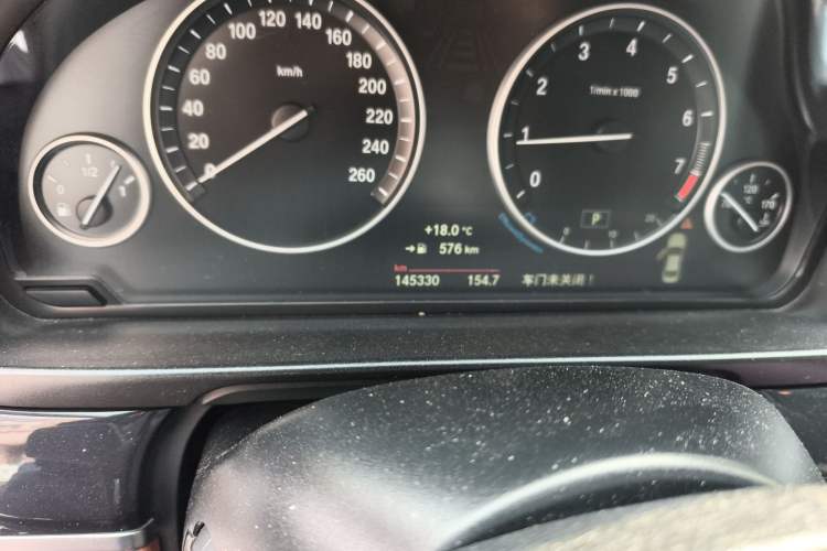 Used BMW 5 Series 2014 520Li Elegant Model Odometer Close Up